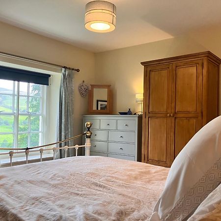 Plas Yn Yale With Mountain Views From All Windows Рексем Экстерьер фото
