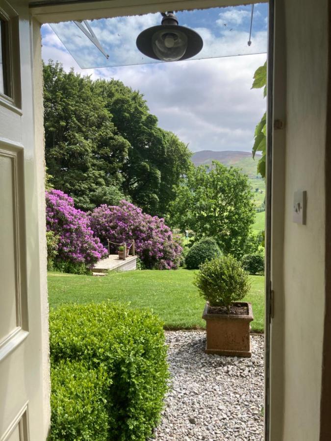 Plas Yn Yale With Mountain Views From All Windows Рексем Экстерьер фото